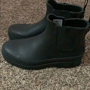 Women’s rain boots